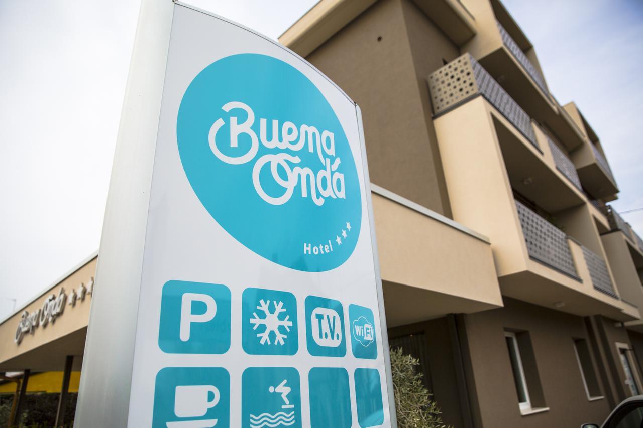 Hotel Buena Onda ペスキエーラ・デル・ガルダ エクステリア 写真