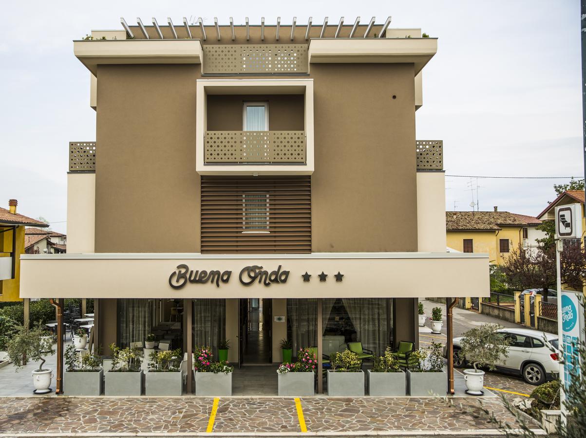 Hotel Buena Onda ペスキエーラ・デル・ガルダ エクステリア 写真