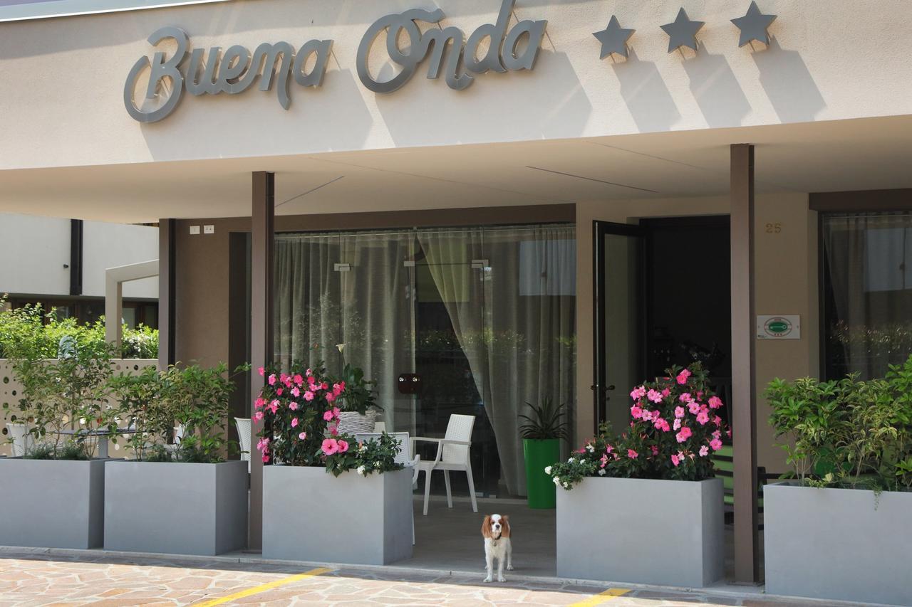 Hotel Buena Onda ペスキエーラ・デル・ガルダ エクステリア 写真