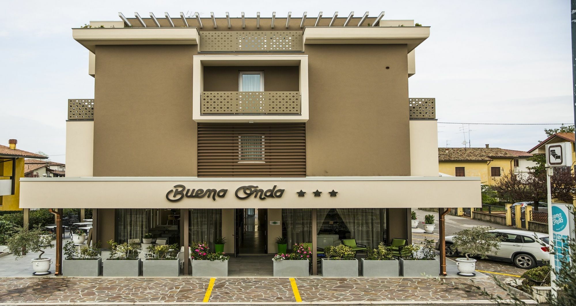 Hotel Buena Onda ペスキエーラ・デル・ガルダ エクステリア 写真